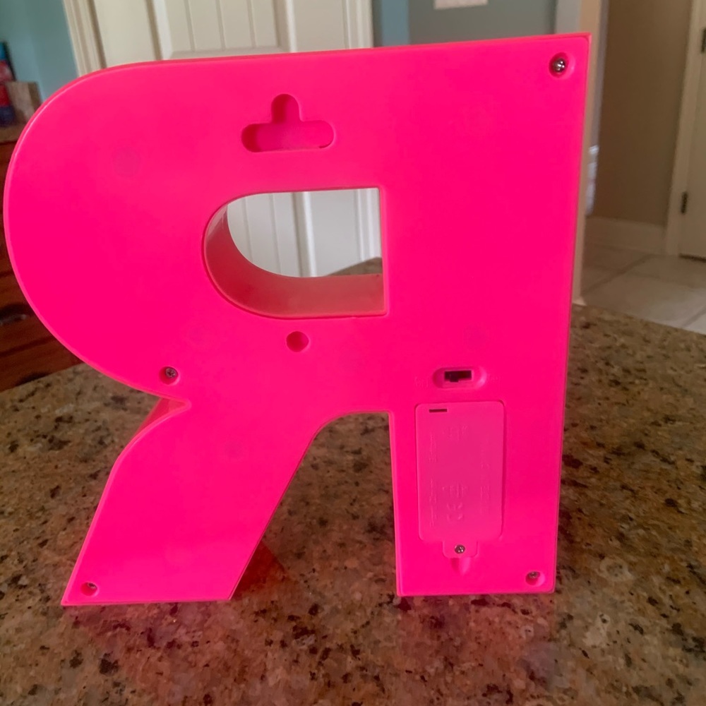 Light Up Letter “R” Sign - Picture 2 of 2